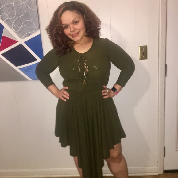 Sold**New Beautiful olive Dress in 1x NWT 💛 - Picture 2 of 5